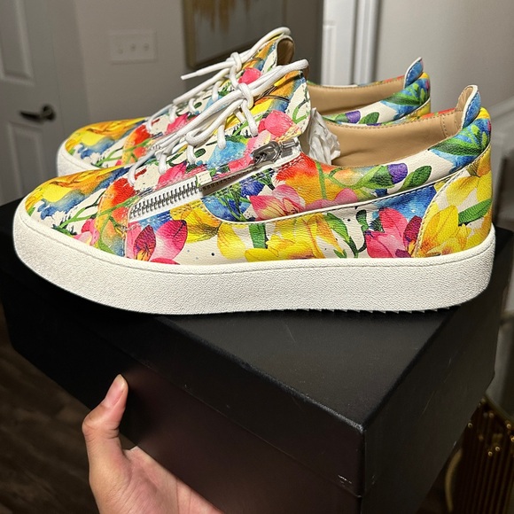 Authentic Giuseppe Zanotti Men’s Floral-Print Double-Zip Low-Top Sneakers - Picture 12 of 16